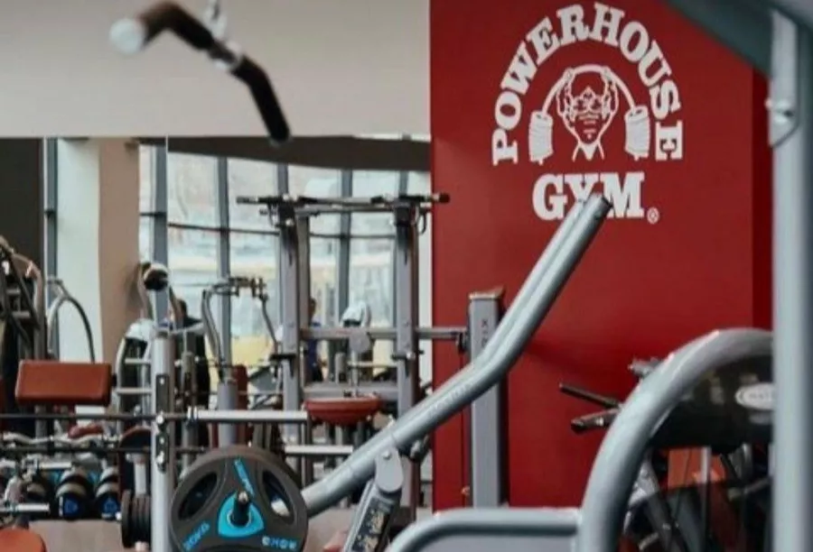 Фитнес центр Powerhouse Gym в Екатеринбурге: Фитнес , Развиваться, Тренер, Тренажёры , Гибкость , Следить за здоровьем,