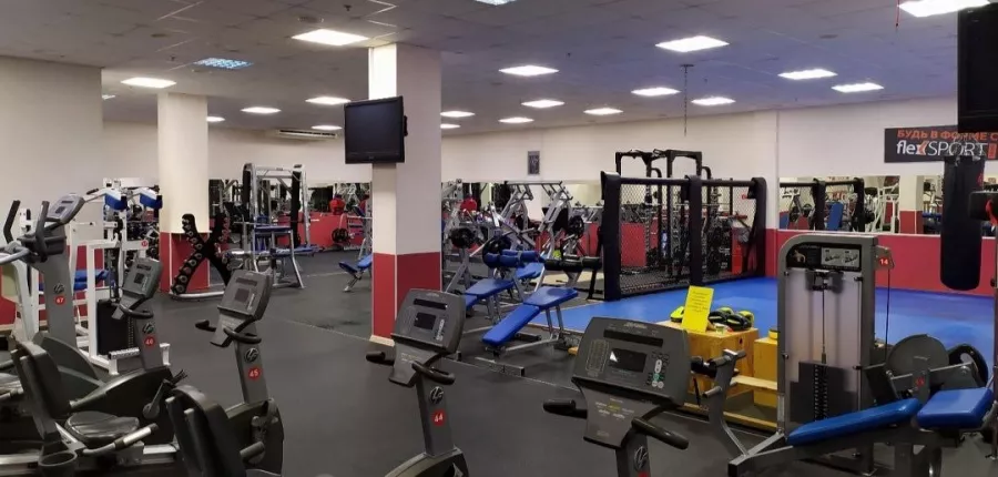 Фитнес центр Powerhouse Gym в Екатеринбурге: Фитнес , Развиваться, Тренер, Тренажёры , Гибкость , Следить за здоровьем,