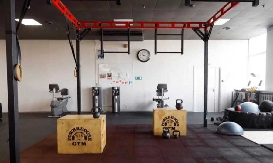 Фитнес центр Powerhouse Gym в Екатеринбурге: Фитнес , Развиваться, Тренер, Тренажёры , Гибкость , Следить за здоровьем,