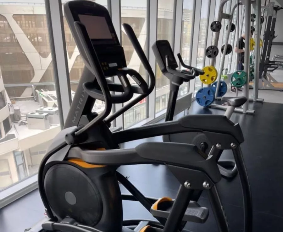 Фитнес клуб XFIT в Екатеринбурге: Фитнес , Тренер, Тренажёры, Гибкость , Развиваться, Следить за здоровьем,