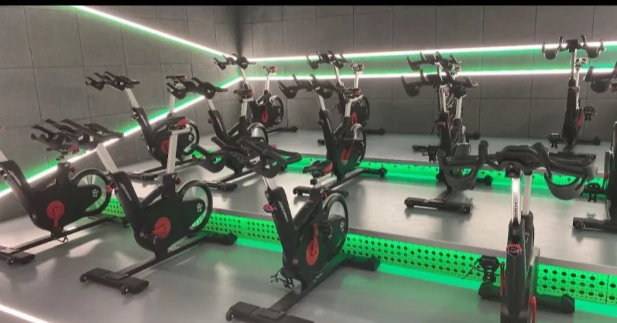 Фитнес клуб XFIT в Екатеринбурге: Фитнес , Тренер, Тренажёры, Гибкость , Развиваться, Следить за здоровьем,