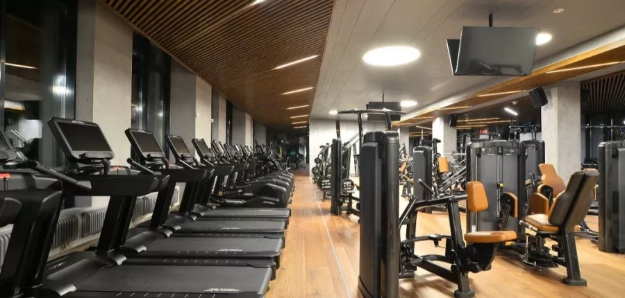 Фитнес клуб RIVIERAWELLNESS в Екатеринбурге: Развитие, Тренер, Тренажёры, Здоровье,