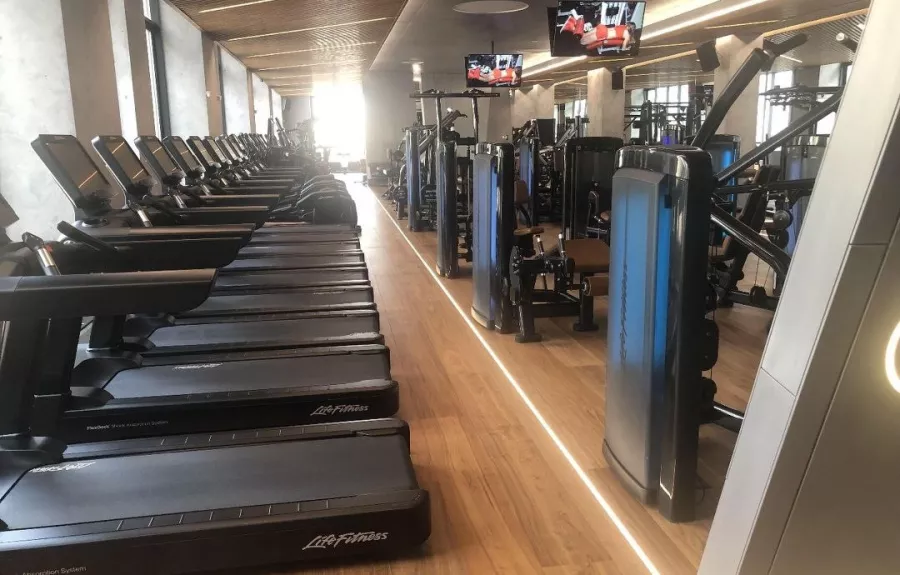 Фитнес клуб RIVIERAWELLNESS в Екатеринбурге: Развитие, Тренер, Тренажёры, Здоровье,