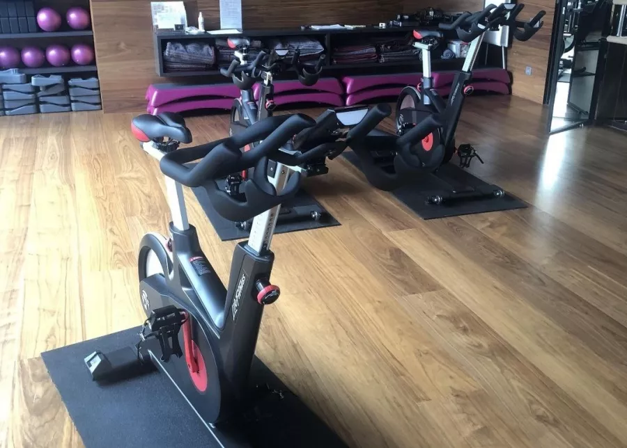 Фитнес клуб RIVIERAWELLNESS в Екатеринбурге: Развитие, Тренер, Тренажёры, Здоровье,