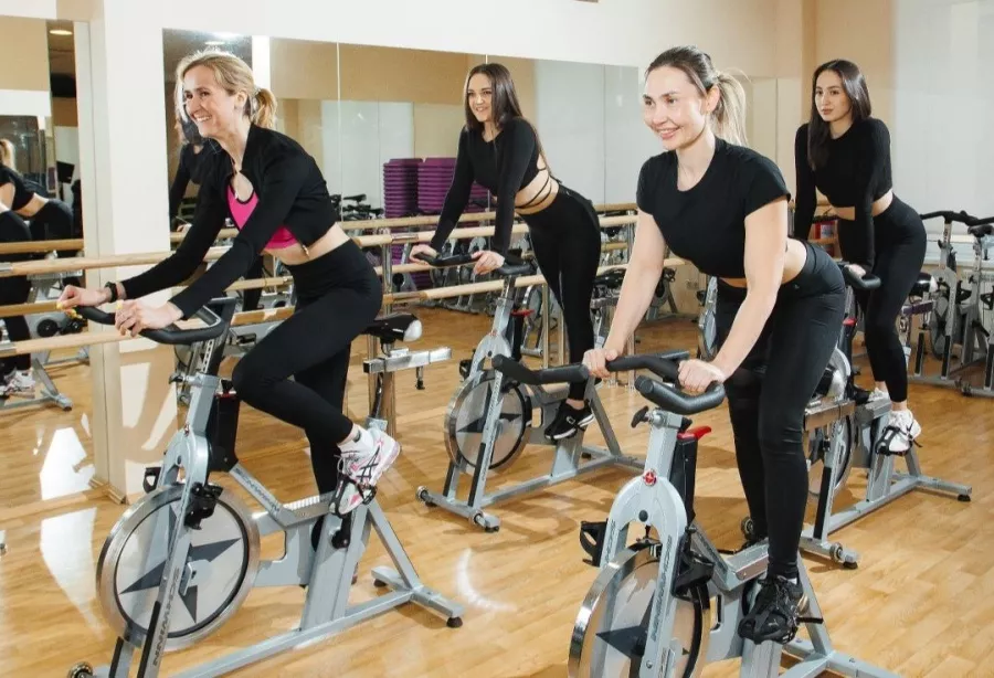 Фитнес клуб Fresh Fitness  в Екатеринбурге: Спорт, Тренер, Тренажёры, Развитие, Здоровье,