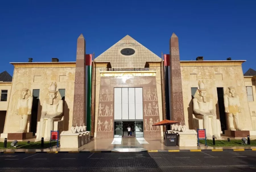 Фитнес Pharaohs’ Club в Дубаи: Теннис , Fitness , Скалодром, Фитнес , Персональный тренер , Бассейн , Развиваться, Следить за здоровьем,