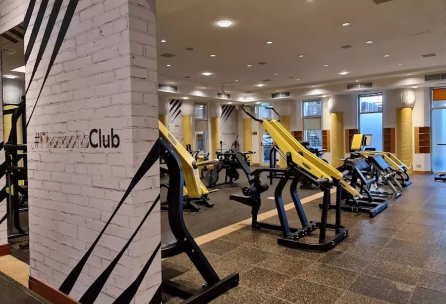 Фитнес Pharaohs’ Club в Дубаи: Теннис , Fitness , Скалодром, Фитнес , Персональный тренер , Бассейн , Развиваться, Следить за здоровьем,