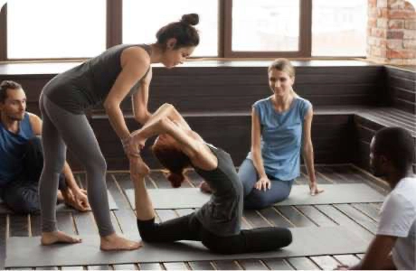 Йога клуб Pratimoksha в Дубаи: Йога, Гибкость , Медитация 🧘♀️ , Пилатес, Развиваться, Следить за здоровьем,