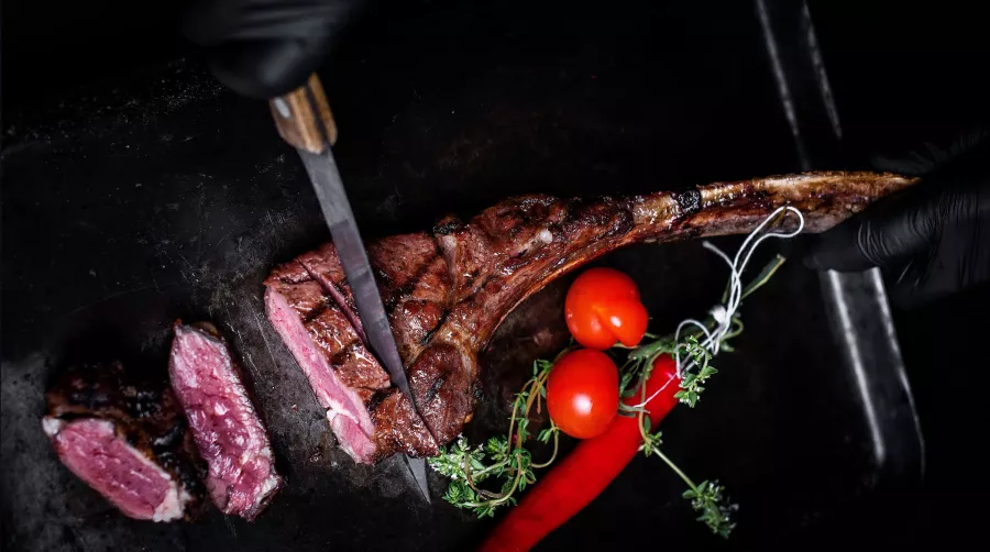 Ресторан Smoking Chef в Ереване: Ресторан, Европейская кухня, Алкоголь, Стейки, Морепродукты, Веранда, Для особых случаев, Для свиданий, Мясо, Вино,
