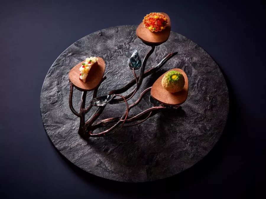 Ресторан Renommée в Ереване: Ресторан, Европейская кухня, Алкоголь, Французская кухня, Оригинальная подача, Высокая кухня, Для свиданий, Для особых случаев, Попробовать необычное, Сет-меню,