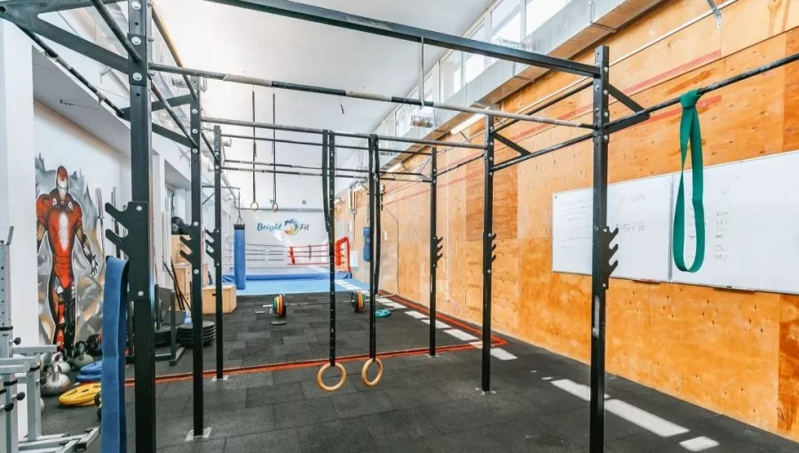 Фитнес клуб Bright Fit в Екатеринбурге: Тренажёры, Тренер, Развитие, Здоровье,