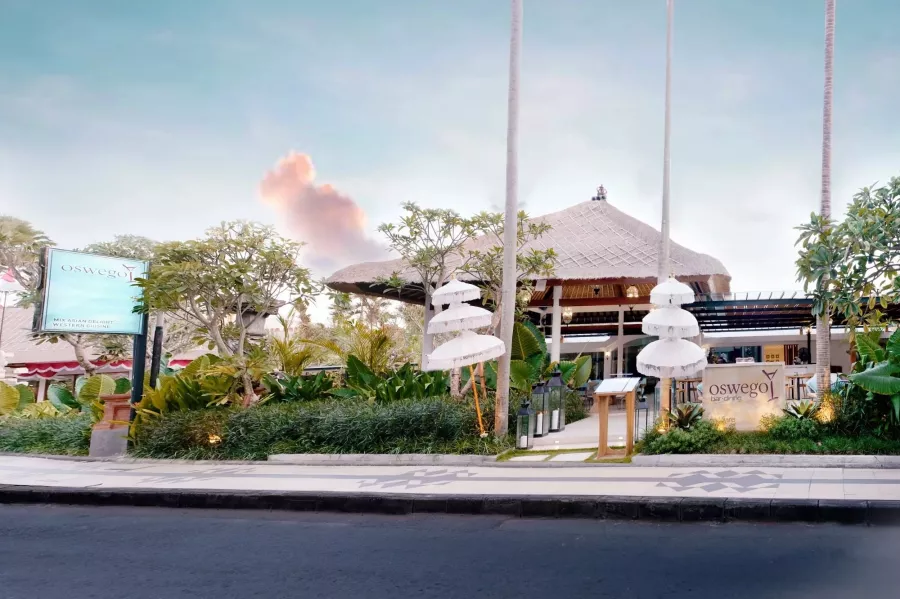 Ресторан-бар Oswego Bali Bar & Dining в Бали: Ресторан, Бизнес-лач, Банкетный зал, Dinner, Restaurant, Food,