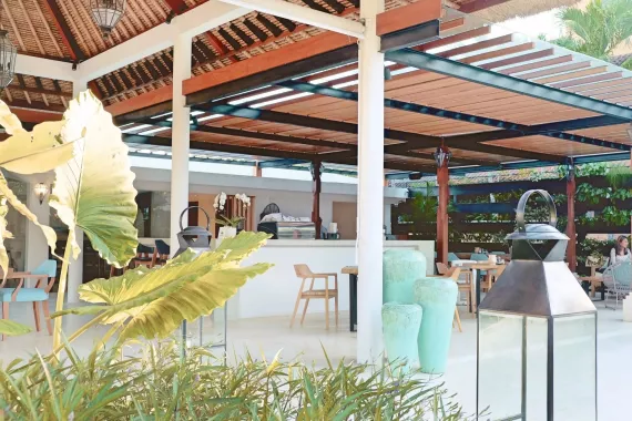 Ресторан-бар "Oswego Bali Bar & Dining"