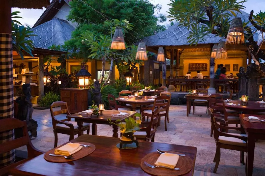 Ресторан Boni bali restaurant в Бали: Ресторан, Бизнес-лач, Банкетный зал, Dinner, Restaurant, Food,