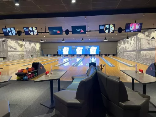 Боулинг-клуб "Brooklyn Bowl"
