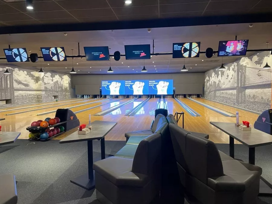 Боулинг-клуб Brooklyn Bowl в Ижевске: Боулинг, Игра, Развлечение, Досуг, Компания, Веселье, Праздник, БоулингИжевск, Отдых с друзьями, Развлекательный центр,