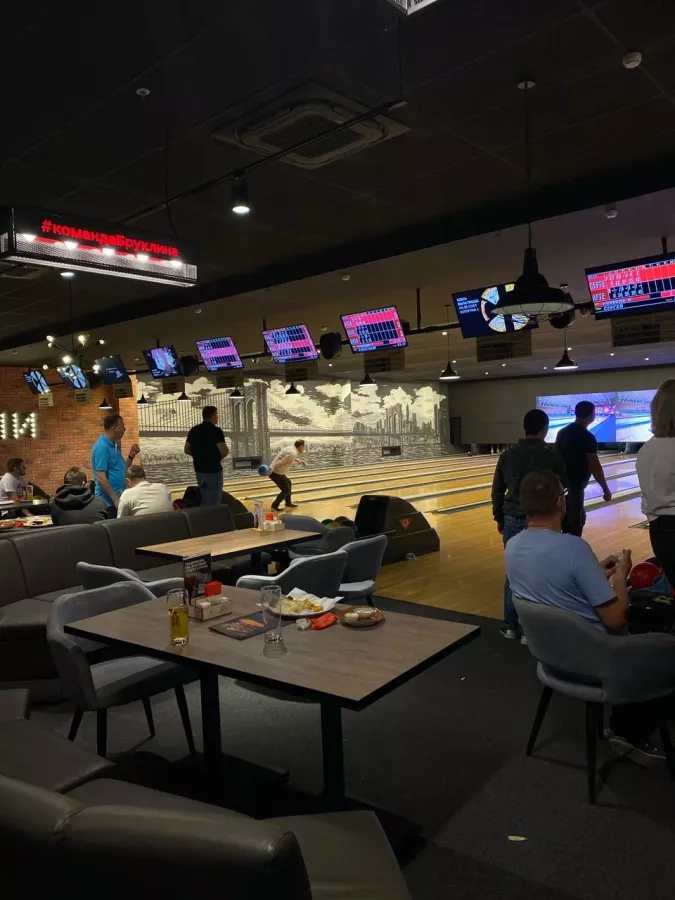 Боулинг-клуб Brooklyn Bowl в Ижевске: Боулинг, Игра, Развлечение, Досуг, Компания, Веселье, Праздник, БоулингИжевск, Отдых с друзьями, Развлекательный центр,
