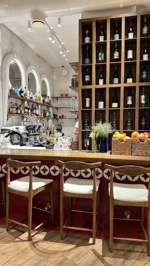 Ресторан Sola в Ереване: Европейская кухня, Пицца, Алкоголь, Завтраки, Веранда, Коктейли, На каждый день, Для свиданий, Можно с животными, Итальянская кухня,