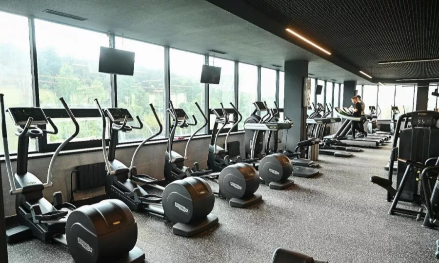 Фитнес-клуб Gymhall в Екатеринбурге: Фитнес , Гибкость , Тренер , Тренажёры , Следить за здоровьем, Развиваться,