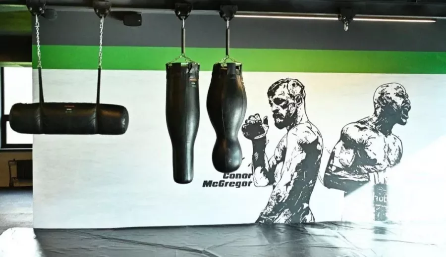 Фитнес-клуб Gymhall в Екатеринбурге: Фитнес , Гибкость , Тренер , Тренажёры , Следить за здоровьем, Развиваться,