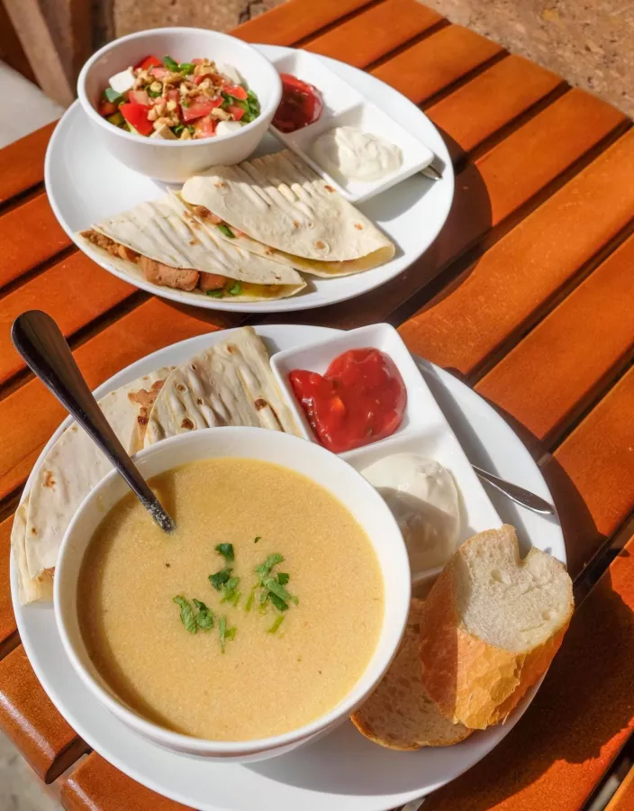 Кафе Green Bean в Ереване: Европейская кухня, Завтраки, Для веганов, Выпечка, Можно с животными, На каждый день, Встретиться с друзьями,