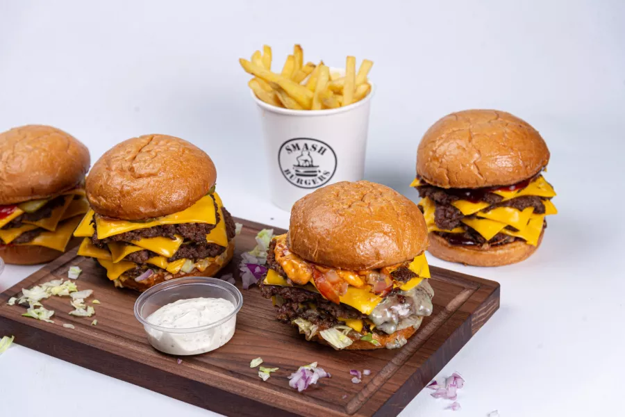 Ресторан Twins Smashburgers в Ереване: Стритфуд, Бургеры, Вкусно поесть, Быстро перекусить, На каждый день, Для веганов,