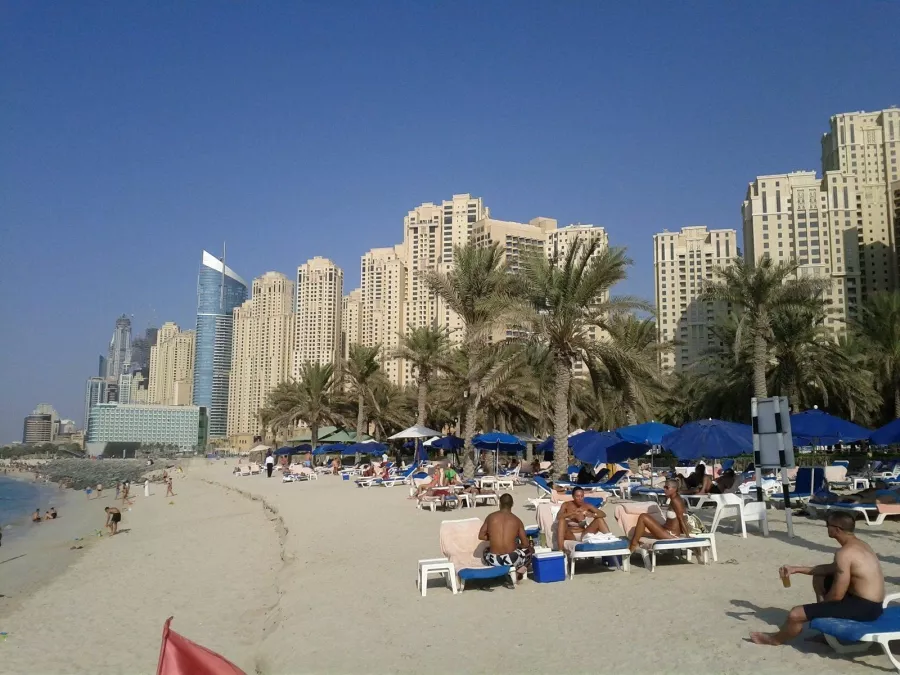 Пляж Джумейра Оупен Бич или Jumeirah Open Beach в Дубаи: Пляж, Бесплатный Пляж, Пляжный Спорт, Пляжные Кафе, Пляж для Семьи, Пляжный Ресторан, Песчаный Пляж, Пляжные Развлечения, Городской Пляж, Пляжный Отдых,