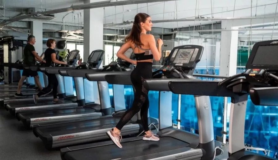 Фитнес клуб Ultra family fitness в Екатеринбурге: Фитнес , Бассейн , Тренер, Тренажёры , Следить за здоровьем, Развиваться,