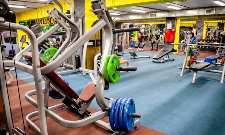 Фитнес клуб IRON GYM в Екатеринбурге: Развиваться, Фитнес , Тренер , Тренажёры , Бокс , Следить за здоровьем,