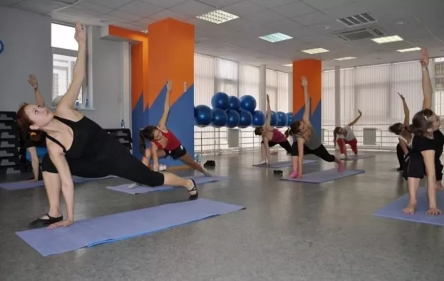 Фитнес клуб Fitness 24.ru в Екатеринбурге: Фитнес , Развиваться, Тренер , Гибкость , Единоборства , Следить за здоровьем,