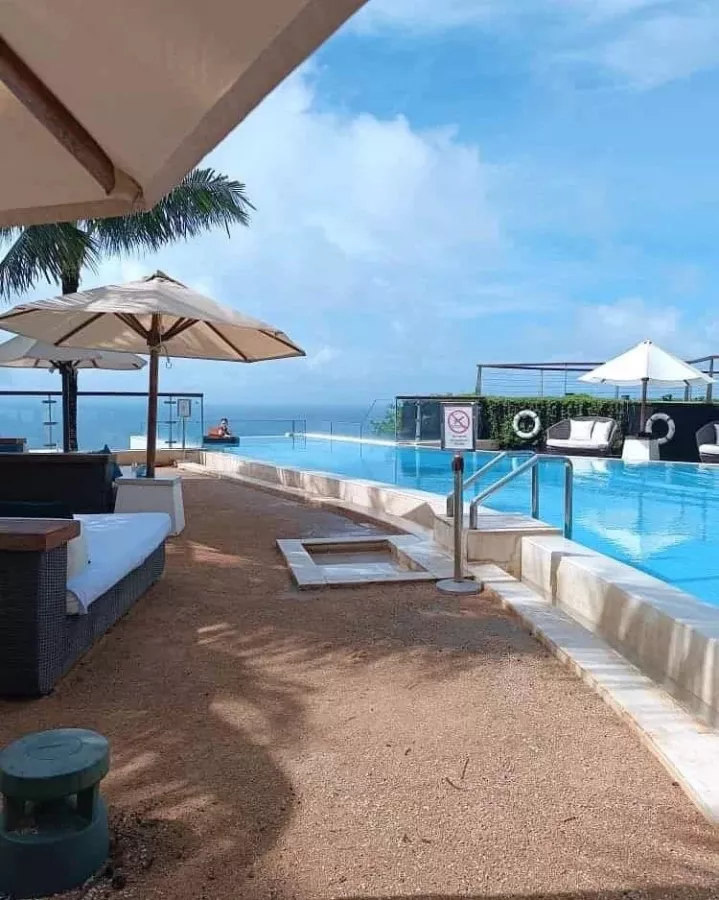 Пляжный Клуб Oneeighty Dayclub в Бали: Бар, Бассейн, Кальян, Коктейли, Bar, Swimming pool , Sheesha, Cocktails , Restaurant , Ресторан,