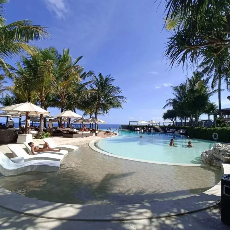 Пляжный Клуб Oneeighty Dayclub в Бали: Бар, Бассейн, Кальян, Коктейли, Bar, Swimming pool , Sheesha, Cocktails , Restaurant , Ресторан,
