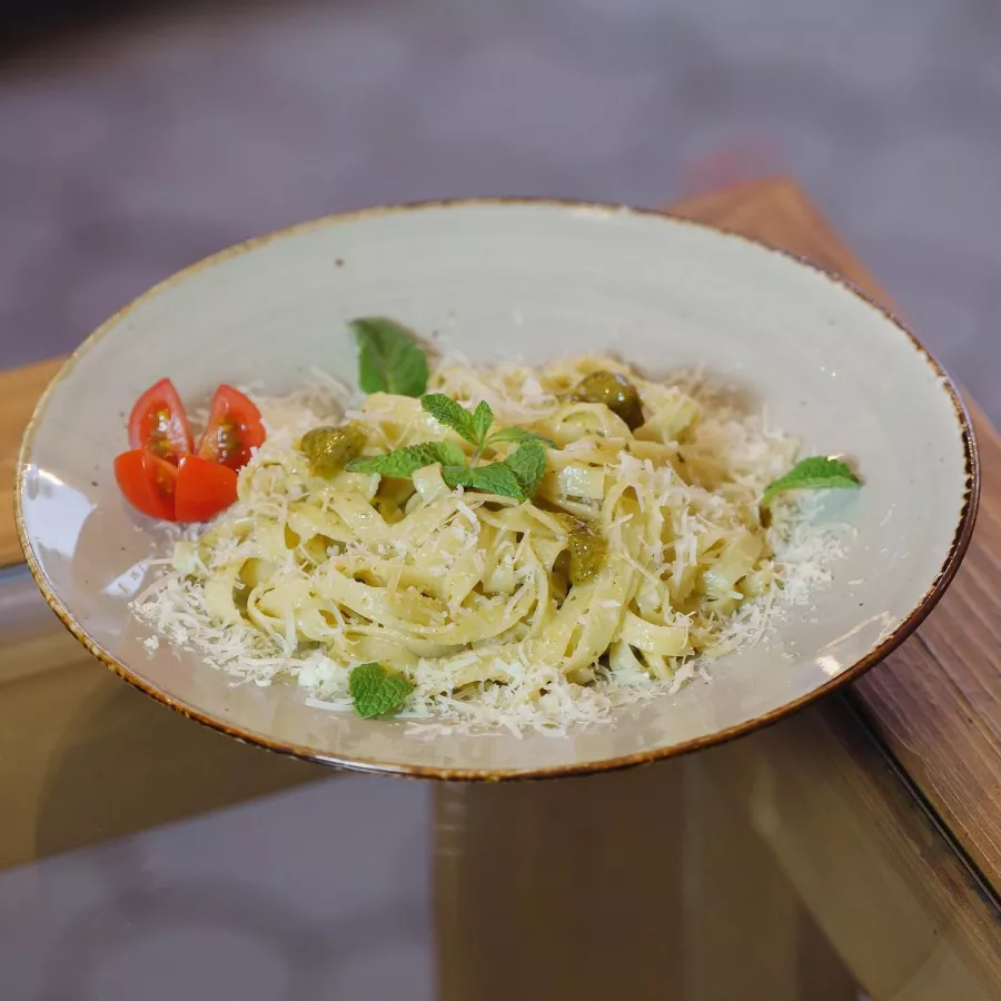 Кафе Karap в Ереване: Армянская кухня, Европейская кухня, Десерты, Бургеры, Пицца, Алкоголь, Веранда, На каждый день, Встретиться с друзьями,