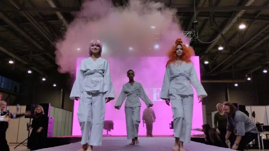 Модельное агентство Maxi Models на Белинского в Екатеринбурге: Модельное агентство, Фото, Фотограф, Фотосъемка, Фотосессия, Я красивая, Ямодель, Кастинг для моделей, Стать моделью, МодельноеагентствоЕкатеринбург,