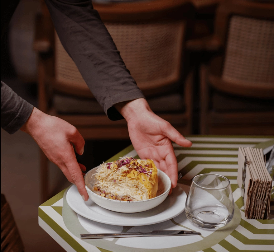 Ресторан Yassou в Ереване: Ресторан, Греческая кухня, Коктейли, Алкоголь, На каждый день, Встретиться с друзьями, Для особых случаев,