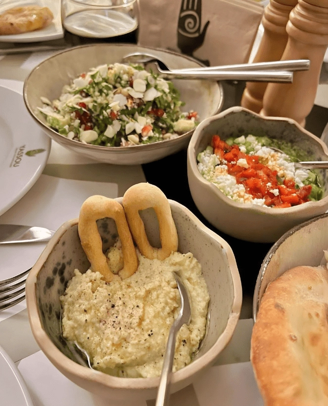 Ресторан Yassou в Ереване: Ресторан, Греческая кухня, Коктейли, Алкоголь, На каждый день, Встретиться с друзьями, Для особых случаев,