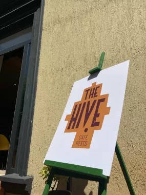 Кафе "The Hive"