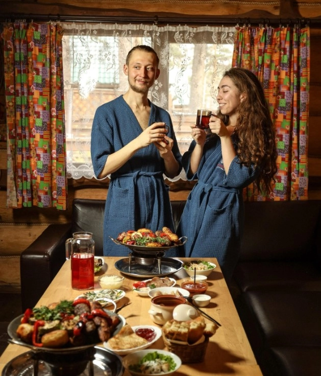 Баня Паровоз в Екатеринбурге: Легкий пар, Сауна, Караоке, Бассейн, SPA, Парная на дровах, Русская парная,