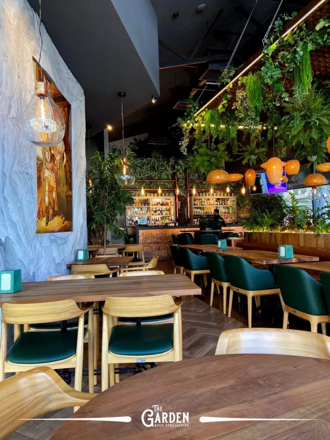 Гастробар The Garden в Ереване: Еда, Досуг, Пиво, Бургеры, Алкоголь, Морепродукты, Шашлык, Стейки, Веранда,