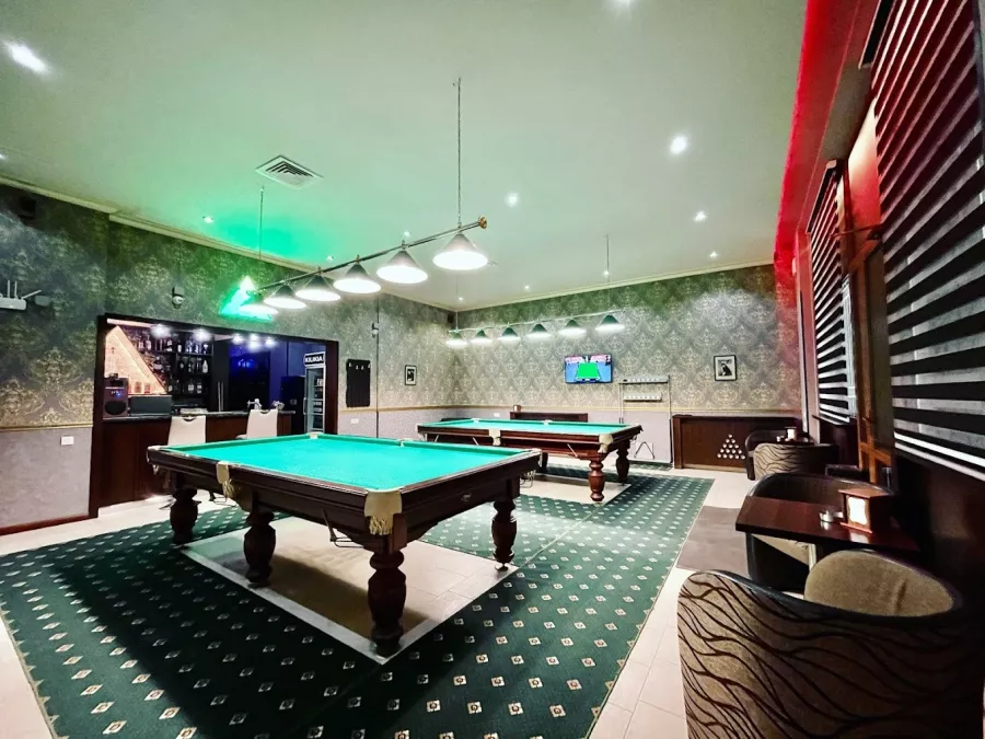 Бильярдный клуб Boorg Billiard Bar в Ереване: Корпоративный Отдых, Пул, Карамболь, Бильярд, Снукер, Турниры, Кальян, Зона Покера,