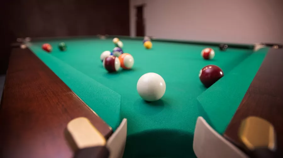Бильярдный клуб Boorg Billiard Bar в Ереване: Корпоративный Отдых, Пул, Карамболь, Бильярд, Снукер, Турниры, Кальян, Зона Покера,