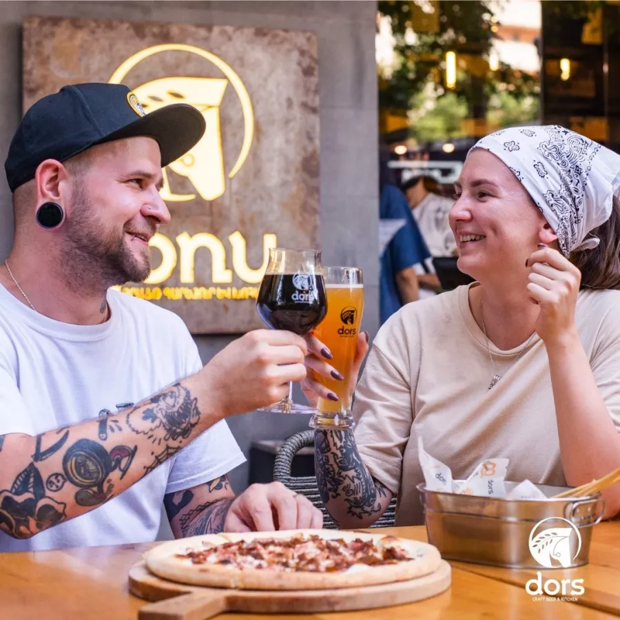 Паб Dors Craft Beer & Kitchen в Ереване: Еда, Бургеры, Пиво, Европейская кухня, Досуг, Алкоголь, Веранда,