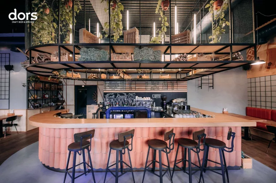 Паб Dors Craft Beer & Kitchen в Ереване: Еда, Бургеры, Пиво, Европейская кухня, Досуг, Алкоголь, Веранда,