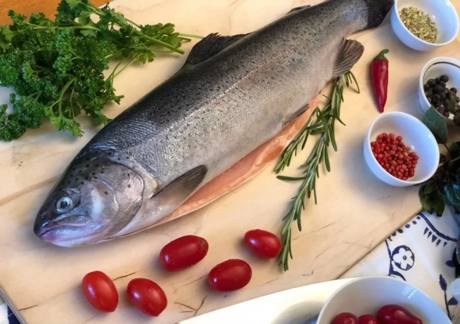 Форелевая ферма Фермерская форель в Екатеринбурге: Морепродукты, Рыба, Продуктовый, Икра, Фишмаркет, Банные закуски, Покушать,
