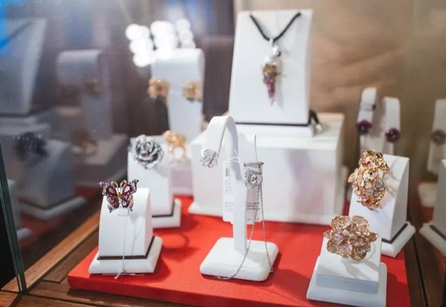 Сеть ювелирных салонов MIUZ Diamonds в Сочи: Бракосочетание , Для влюбленных, Обручальные кольца , Помолвочное кольцо 💍 , Ювелирные изделия , Ювелирные украшения ,