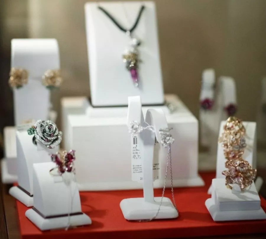 Сеть ювелирных салонов MIUZ Diamonds в Сочи: Бракосочетание , Для влюбленных, Обручальные кольца , Помолвочное кольцо 💍 , Ювелирные изделия , Ювелирные украшения ,