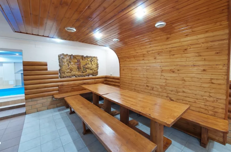 Сауна VIP-сауна в Екатеринбурге: Легкий пар, Сауна, Хаммам, Русская парная, Финская парная, Комната отдыха, Бассейн, Караоке,