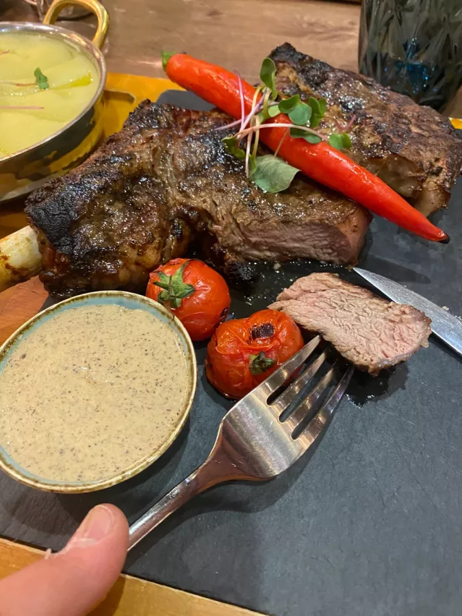 Ресторан Mis' в Ереване: Армянская кухня, Шашлык, Мясо, Алкоголь, Стейки, Бургеры, Коктейли, Живая музыка, Для особых случаев, Для свиданий,