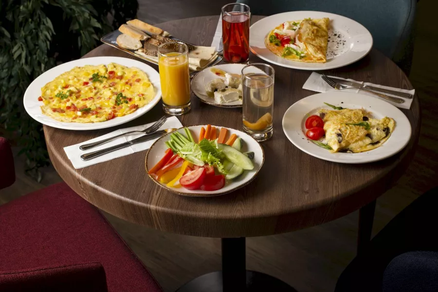 Ресторан Mis' в Ереване: Армянская кухня, Шашлык, Мясо, Алкоголь, Стейки, Бургеры, Коктейли, Живая музыка, Для особых случаев, Для свиданий,