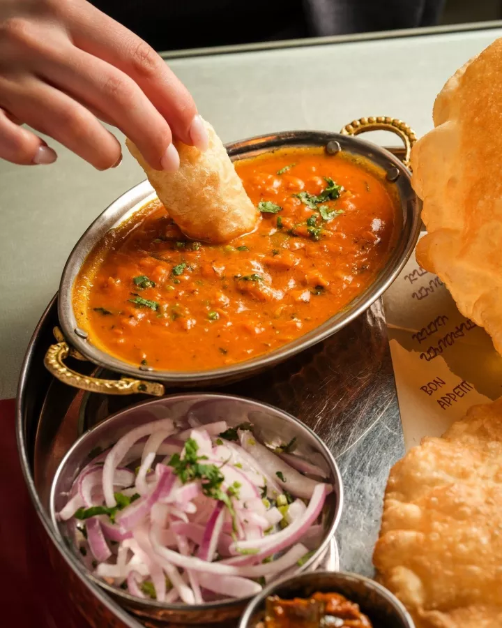 Ресторан Indian Mehak в Ереване: Индийская кухня, Азиатская кухня, Для веганов, Доставка, Веранда, На каждый день, Встретиться с друзьями,
